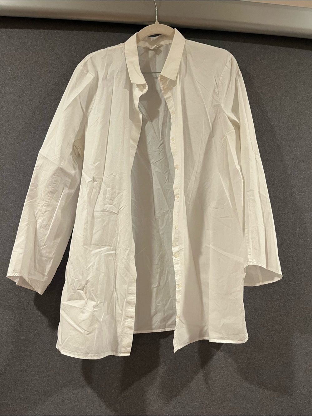 Women’s Oversized White Long-Sleeve Dress Shirt